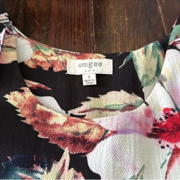 Umgee Boho Lightweight Tropical Floral Cold Shoulder Blouse Top - Picture 5 of 7
